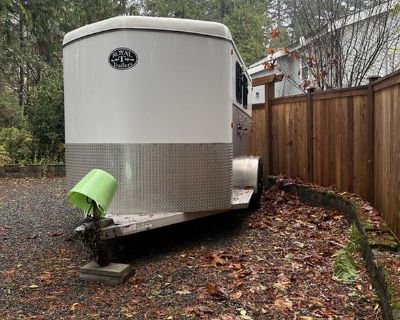 Royale T All aluminum 2Horse Angle Haul Trailer