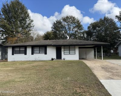 3 Bedroom 1BA 1070 ft Single Family House For Sale in Gulfport, MS
