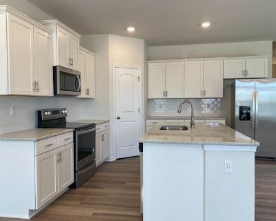 Private room with shared bathroom in a House, Santee, SC 29142