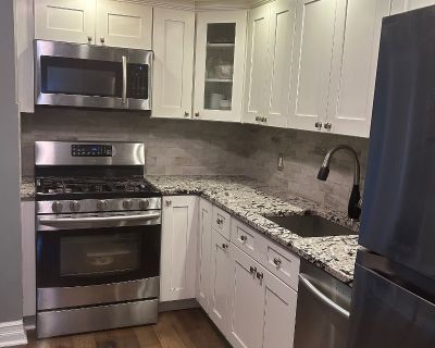 2 Bedroom 1BA 906 ft Furnished Pet-Friendly Apartment For Rent in Staten Island, NY