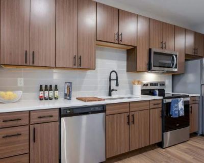 1 Bedroom 1BA 859 ft Pet-Friendly Apartment For Rent in Noblesville, IN