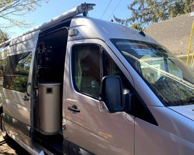 2012 Pleasure Way Plateau TS