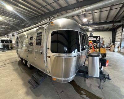 2016 Airstream 23d International Serenity