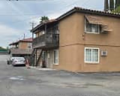 1 Bedroom 1BA 700 ft² Apartment For Rent in Fresno, CA 154 E Olive Ave