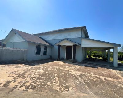 3 Bedroom 2BA 2330 ft Single Family House For Sale in Zapata, TX