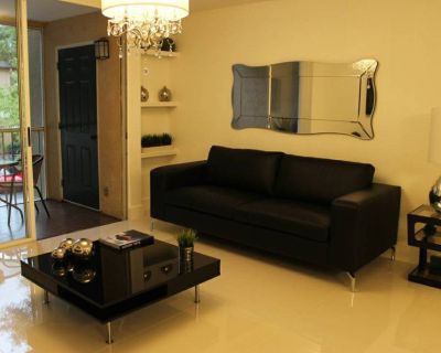 Stunning and furnished condo in Dr. Phillips.