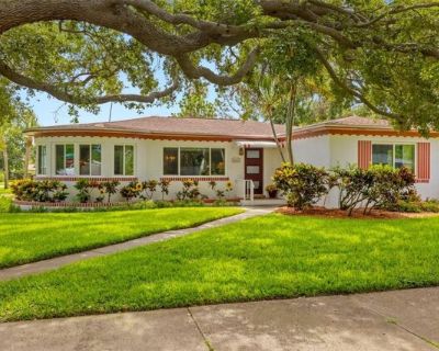 Rd St S, Saint Petersburg, Home For Sale