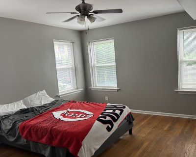 Furnished Room for Rent in 1 Bedroom 1.0 BA House in Clifton, Ohio