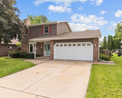 3 Bedroom 1BA 1862 ft Single Family House For Sale in Oshkosh, WI