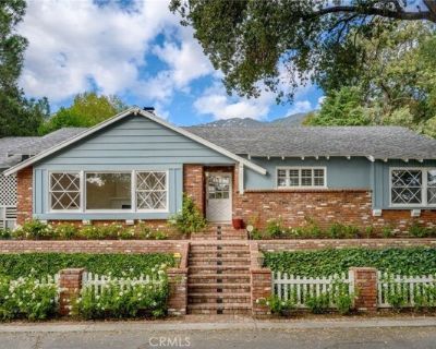 2221 Phyllis St. Pet-Friendly Lease in the Heart of La Crescenta! Welcome to this beautifully updated mid-century traditional ranch home, perfectly perched above the street to offer stunning mountain views. This beautiful 3 bedroom, 2 bathroom residence offers space, comfort, and style in one of the most sought-after neighborhoods just north of Los Angeles. Features include a spacious formal li...