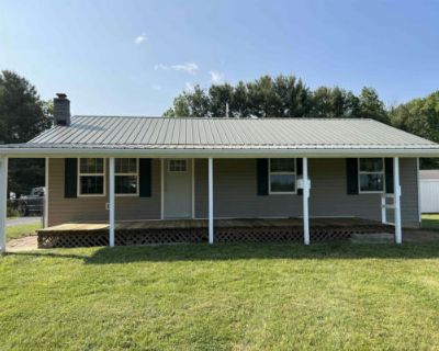 2 Bedroom 1BA 960 ft Single Family Home For Sale in Christiansburg, VA