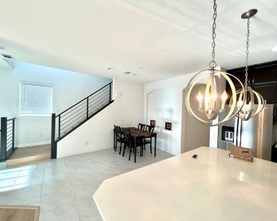 Total rooms: 3. Deposit: $700.00 * Utilities included?: Yes * Fees apply?: No. References are not required. No preference. Non-smoking. Not for couples. Age preference: 21 - 60. Furnishings: Furnished * Parking: Yes * Garage: Yes * Yard/patio: Yes * Balcony/roof terrace: Yes * Disabled access: No * Living room: shared * Broadband included: Yes. Availability Available Now Minimum term 6 months M...