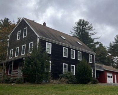 584 Wareham St. Amazing property for rent. 3/4 bedrooms with2 bathrooms. lots of space inside and outside. Updated beautifully. open floor plan with overlooking main family room. too much to list all the great features. Don't miss out on this great rental property.. 3 Bedroom. 2.5 Bathroom. 2000 ft