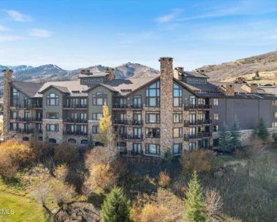 2 Bedroom 3BA 1271 ft Condominium For Sale in PARK CITY, UT