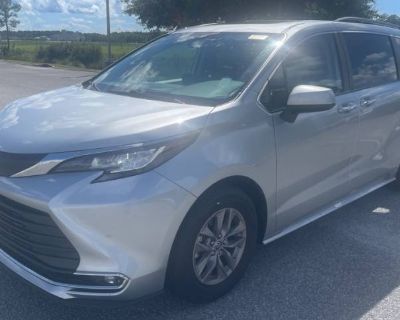 Used 2022 Toyota Sienna XLE