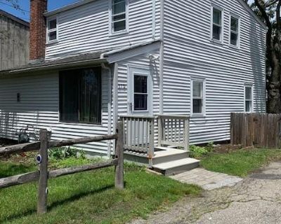 3 Bedroom 1BA 1088 ft Furnished House For Rent in Fairfield, CT