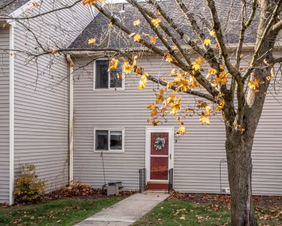 2 Bedroom 1BA 1758 ft Condo For Sale in Cromwell, CT