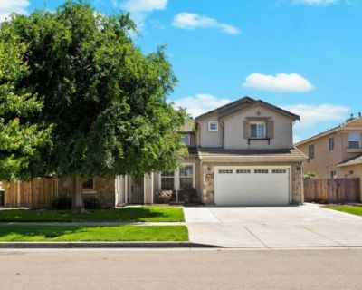 5 Bedroom 4BA 3734 ft Single Family Home For Sale in Ripon, CA
