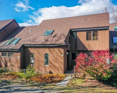 3 Bedroom 3BA 3407 ft Condo For Sale in Stowe, VT