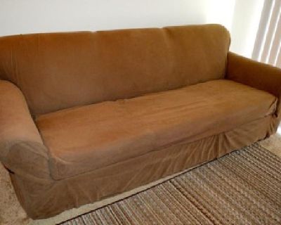 Comfortable Couch with Pull-Out bed! Free slipcover in Alexandria, VA