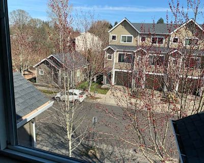 Private room with own bathroom in a Townhouse with 3 roomies