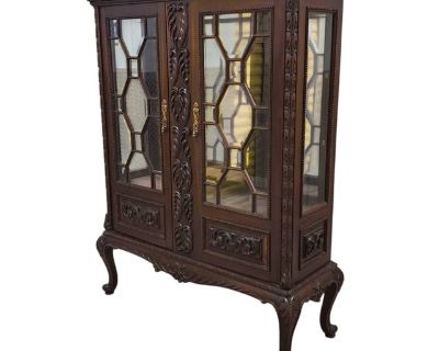 Antique Carved Mahogany French Victorian Style Curio Display Cabinet C1940s