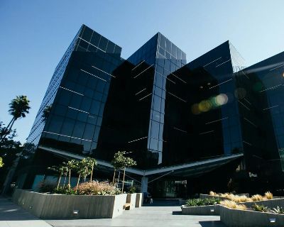 Santa Monica Coworking Space & Private Offices on Broadway