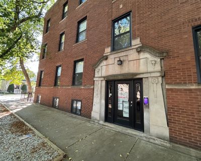 5 Bedroom 2BA Apartment For Rent in Chicago, IL