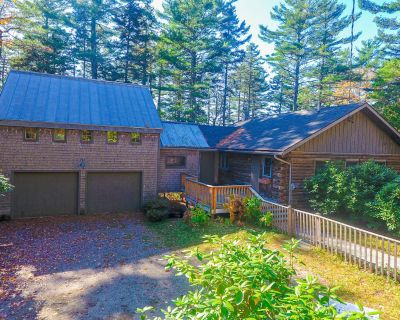 5 Bedroom 2.5BA House Vacation Rental in Retreat at Long Point, Orland, ME