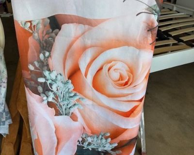 BEAUTIFUL FABRIC/WASHABLE SHOWER CURTAINS, THEY'RE WASHABLE AND DON'T FADE. BOTH IN GREAT CONDITION. 1) SET OF CURTAIN WITH BIG BEAUTIFUL ROSE WITH 2ND HAND BATH TOWELS SET ( 2 BATH, 2 HAND, 1 WASH TOWELS & TOILET RUG) $ 15.00. 2) ANOTHER SET FABRIC/WASHABLE SHOWER CURTAIN (WITH BEACH SCENERY) WITH MATCHING FLOOR MAT = $10.00 FEEL FREE TO CONTACT ME TO SET APPOINTMENT FOR YOU TO CHECK THESE ITEMS.