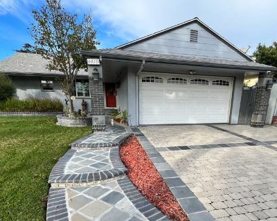 Total rooms: 3. Deposit: $1,250.00 * Utilities included?: Some * Fees apply?: No. References required. Females preferred. Non-smoking. Not for couples. Age preference: 35 - 60. Furnishings: Unfurnished * Parking: No * Garage: No * Yard/patio: Yes * Balcony/roof terrace: No * Disabled access: No * Living room: No * Broadband included: No. Availability Available Dec 01 2025 Minimum term 6 months ...