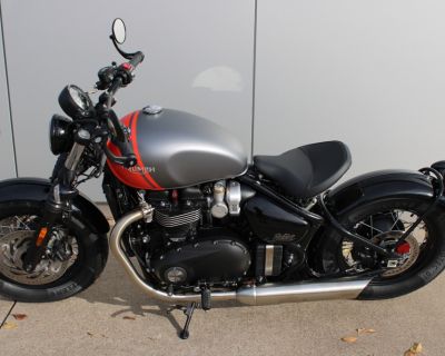 2025 Triumph Bonneville Bobber