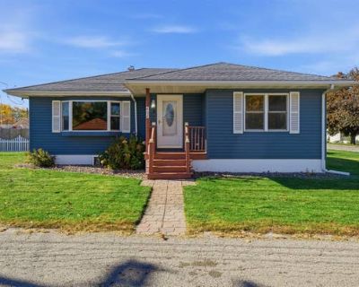 3 Bedroom 2BA 2196 ft Single Family Home For Sale in STREATOR, IL