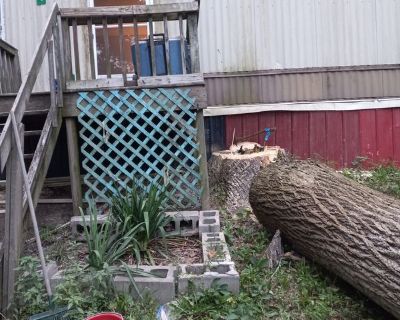 Quiet laid back clean friendly u will have a bed and ur own room out in the country. We will share a bathroom with a shower and bathtub. 1 Bedroom. 1 Bathroom