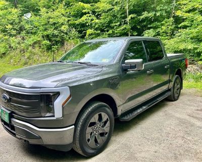 2022 Ford F-150 Lightning Lariat