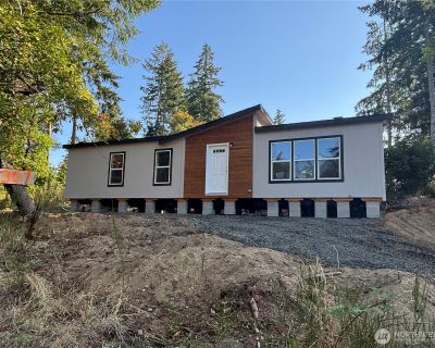4 Bedroom 2BA 1280 ft Mobile Home For Sale in Lakebay, WA