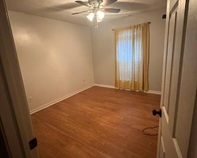 Private room with shared bathroom in a House, Fishers, IN 46038
