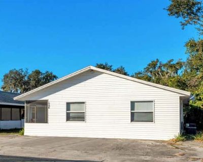 4 Bedroom 2BA 1664 ft Duplex For Sale in LAKELAND, FL