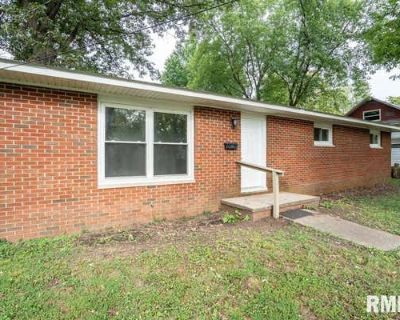 3 Bedroom 2BA 1326 ft Single Family Home For Sale in WEST FRANKFORT, IL