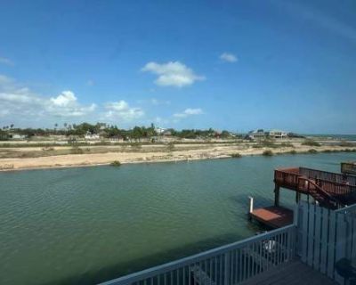 2 Bedroom 2BA 850 ft Apartment For Rent in Port Isabel, TX