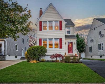 3 Bedroom 2BA 1642 ft Single Family Home For Sale in VALLEY STREAM, NY