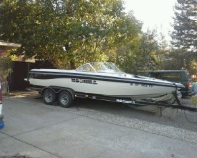 2001 MOOMBA Outback Ski Boat