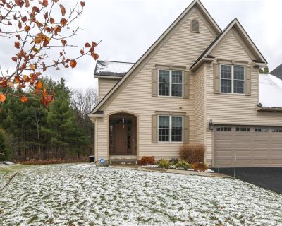 3 Bedroom 2BA 2431 ft Condo For Sale in Lansing, NY