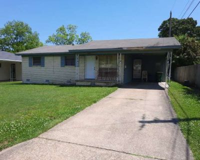 3 Bedroom and 1.5 Bathroom. North Little Rock has sports and entertainment options galore and friendly, diverse residents. Pet friendly Property Amenities pet friendly cats allowed dogs allowed. Pets allowed. 3 Bedroom. 1.5 Bathroom. 1032 ft