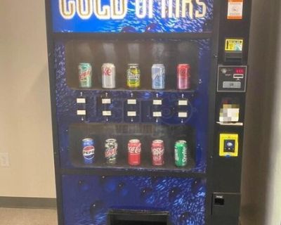 Royal Vendors 650 Live Display Soda Cold Drink Vending Machine For Sale in Florida!