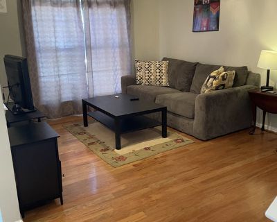 Total rooms: 3. Deposit: $750.00 * Utilities included?: No * Fees apply?: No. References required. Non-smoking. Furnishings: Unfurnished * Parking: Yes * Garage: Yes * Yard/patio: Yes * Balcony/roof terrace: No * Disabled access: No * Living room: shared * Broadband included: No. Availability Available Now Minimum term None Maximum term None Short rentals considered. Looking to rent out 1 priva...