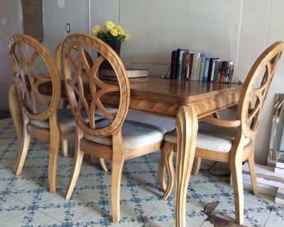 Dining room table set