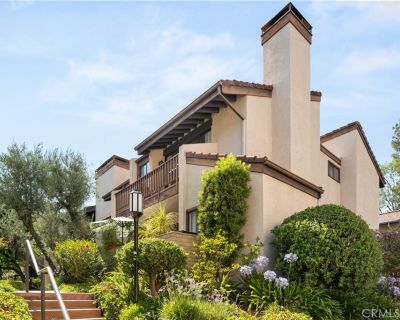 3 Bedroom 3BA 2128 ft Townhouse For Sale in Woodland Hills, CA