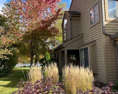 Available on: now. Furnished. Parking available * Internet included * 40+ years welcome MER will require background checks for this room Learn more. Beautiful property attached to a lake and a walking path and very safe gated Community.. Rent $1,400 per month Bills Included Security deposit $300 Property type Condo Room furnishing Furnished Preferred gender Females Available on Now Stay length ...