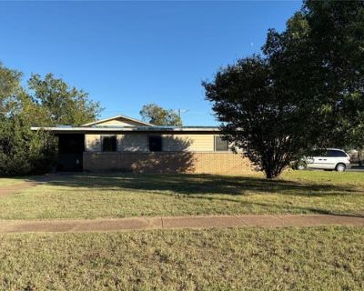3 Bedroom 2BA 1880 ft Single Family Home For Sale in GRAHAM, TX